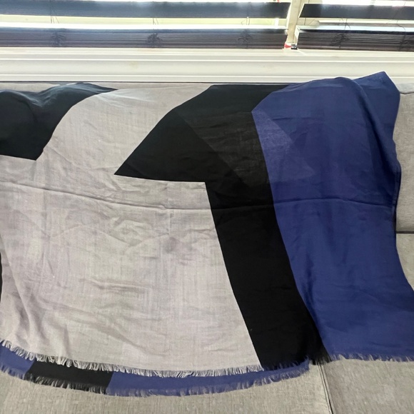 Rag & Bone Large Lightweight Wool Scarf - Picture 5 of 6